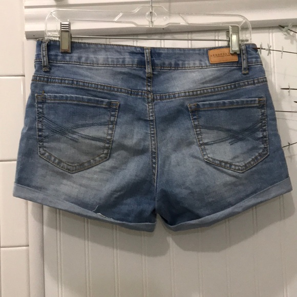Aeropostale Shorty Shorts - Picture 4 of 6